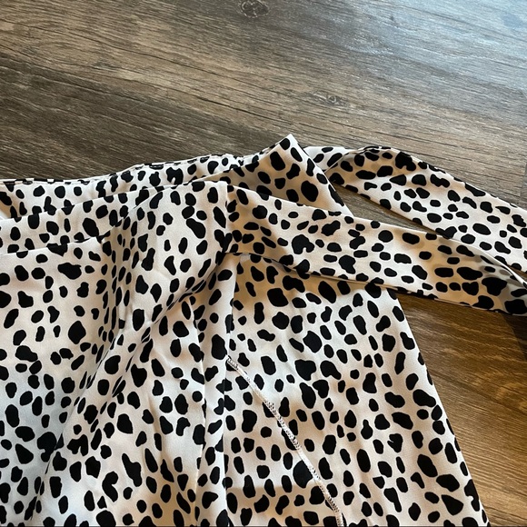 Black & White “Dalmatian” print ruffled wrap mini skirt - Picture 5 of 10